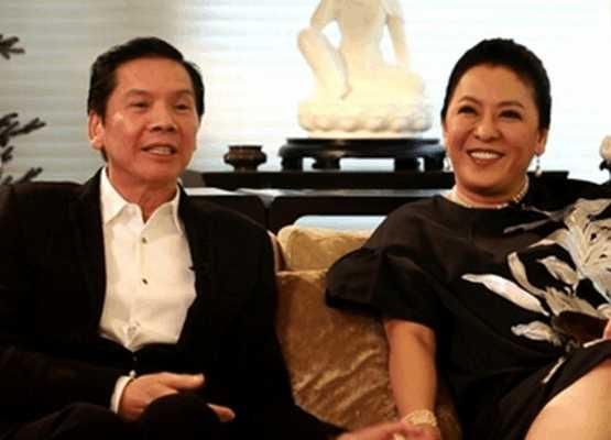 向华强有钱有势为何专宠向太30年? 看看向太年