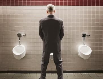 小便时尿道刺痛是怎么回事儿?什么原因导致的