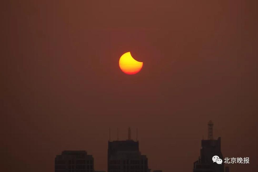 全北京抬头看!天空即将上演天狗吃太阳