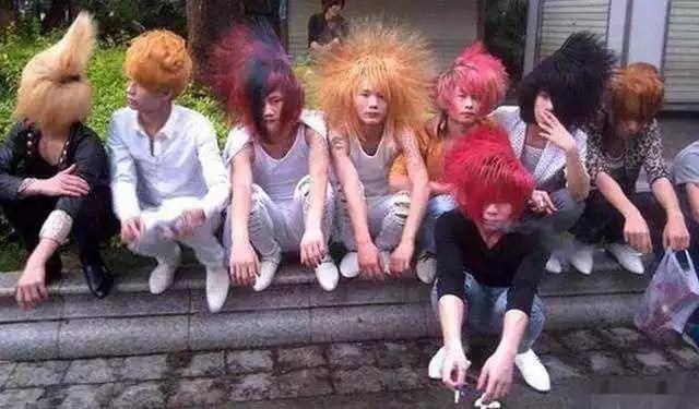 盘点15年前中外非主流们的今昔对比照!葬爱家