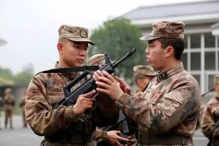 军队中,副班长和班长谁更受欢迎?当过兵的人才