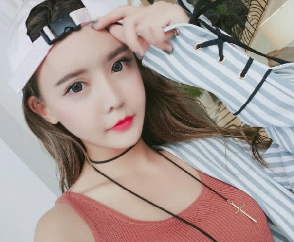 韩安冉直播晒孩子,当看到小猪妹颜值的那刻,