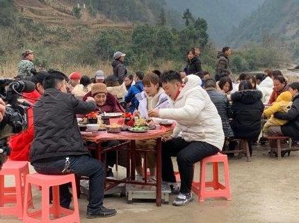 《女儿们的恋爱》沈梦辰带杜海涛回家认亲 百