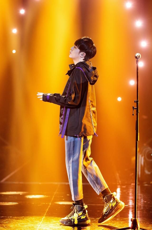 《歌手》2019第十三期吴青峰陈粒一曲《望穿