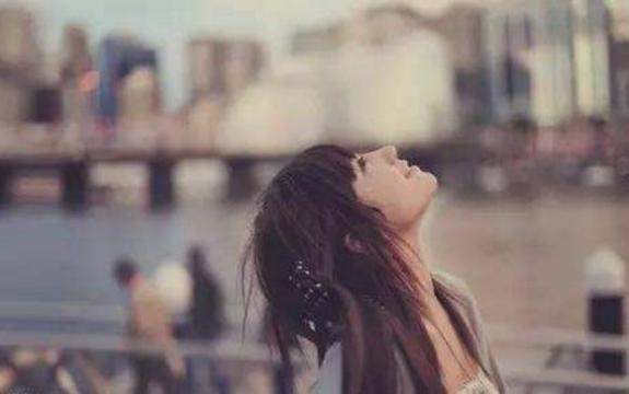 只有对这段感情彻底死心了,才会有这些表现!