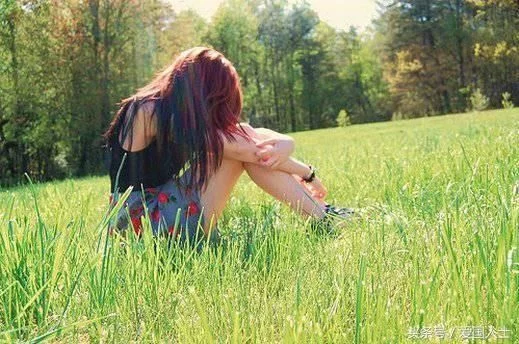 女儿出嫁后每月给家里一万,一年后回娘家把家砸了,邻居拍手叫好!!! - 周公乐 - xinhua8848 的博客 女儿出嫁后每月给家里一万,一年后回娘家把家砸了,邻居拍手叫好!!! - 周公乐 - xinhua8848 的博客