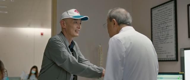 《我和我的家乡》首日破2.6亿，这位客串两分钟的角色实在惊艳