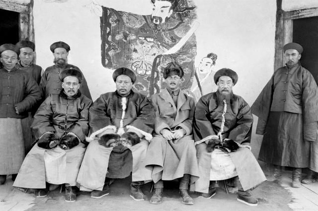 中国农民出生的左宗棠,晚清名臣,百多年老照片