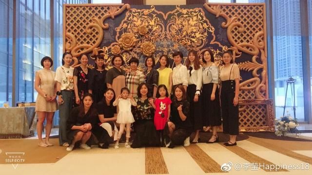 的大别山南麓,与小孤山、天柱山构成了安庆山