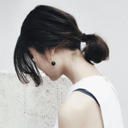 情商高的女生不会发这3条朋友圈的,尤其第二种