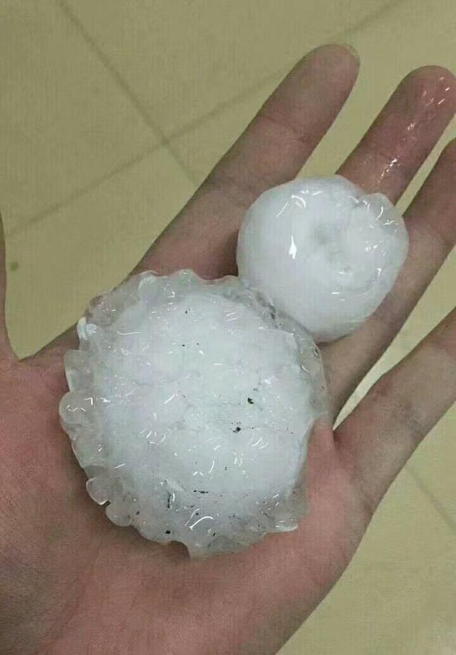 冷涡再发威，雷雨冰雹突袭华北黄淮！山东青岛遭遇罕见狂风暴雨