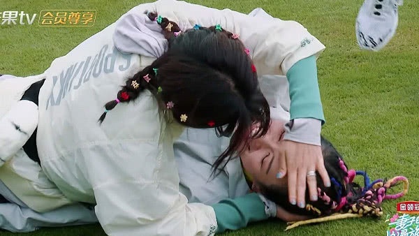 妻子:章子怡包文婧玩游戏摔倒,汪峰下意识脱口