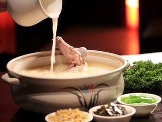 二十年老厨师分享吊高汤的详细步骤，以及制作配方！值得收藏！