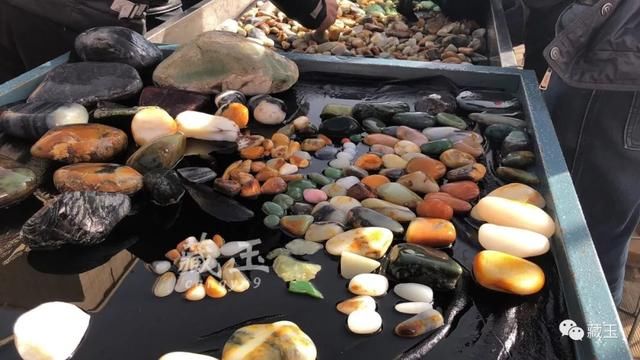 如今的籽料价格比年前涨了多少呢？我们一起来看看