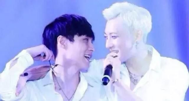 黄子韬怼张艺兴?王菲谢霆锋合体?戚薇怼人?白