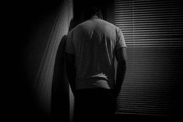 31岁了,他还是个孩子!交通违法背后的巨婴逻