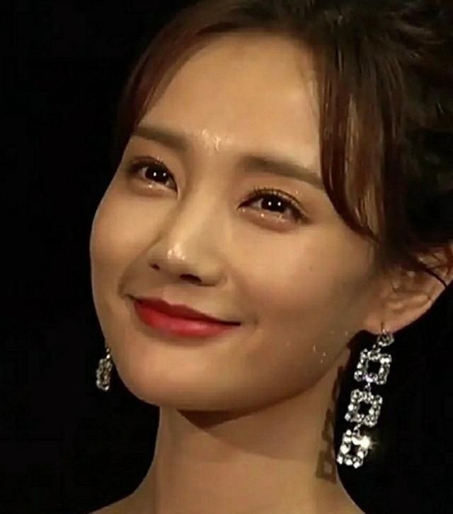 高清镜头下女星：李一桐甜美，傅菁高冷，看到孔雪儿：吹爆你的颜
