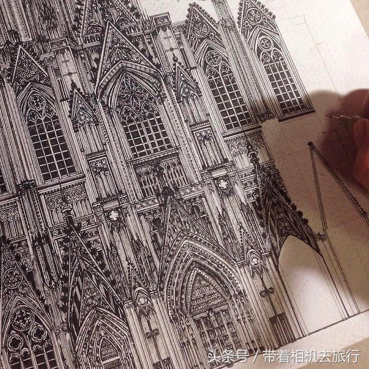 犹如 扫描仪 ,泰国少女用水笔还原世界著名建筑