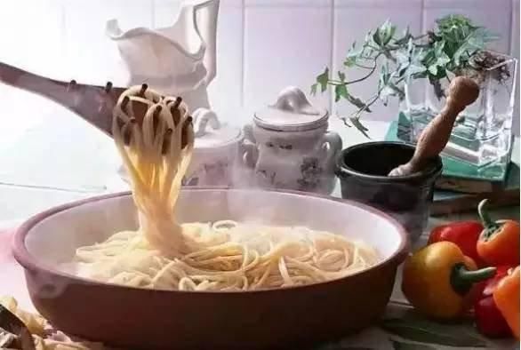 煮面条时这么做，家人爱吃到放不下筷子