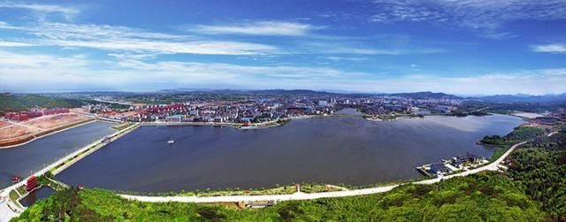 江西九江的一个千年古县,拥有八十万人口,家门