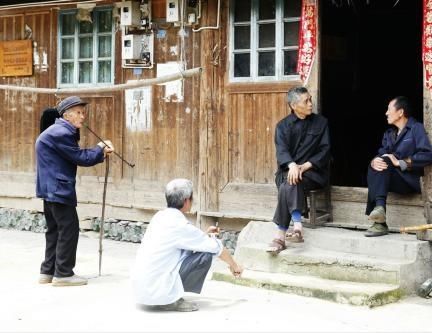 农村老话“一代亲，二代表，三代四代认不到”，知道什么意思吗？