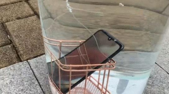 小米9防水测试打脸华为P30 PRO,小米高管:我