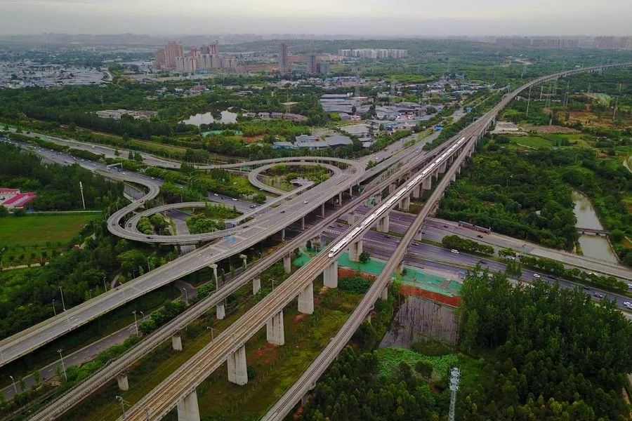 成资渝高速、成宜高速已开工 | 早读四川