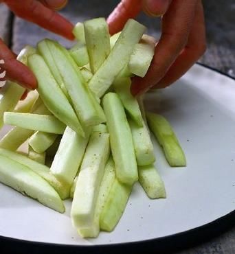 茄子这样做太好吃了，外酥里嫩超下饭，招待客人倍有面子了！