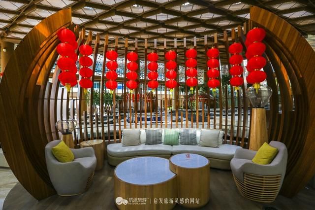 三亚山海天万豪，走出酒店便是海