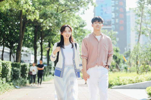 许晓诺回应撞脸赵丽颖 想跟王力宏演爱情戏