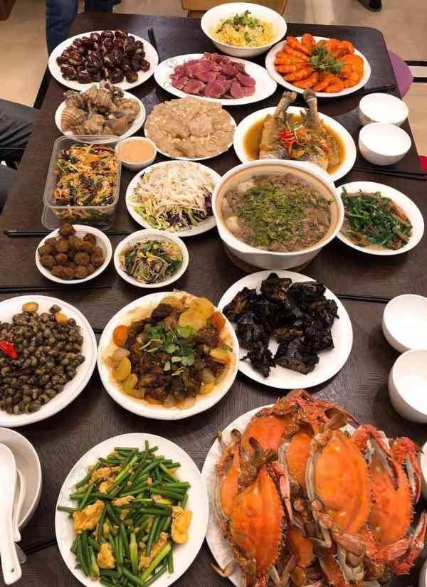 美味与图片的聚,全在这一桌高清浓浓的爱意亲情美食年味桌面壁纸图片