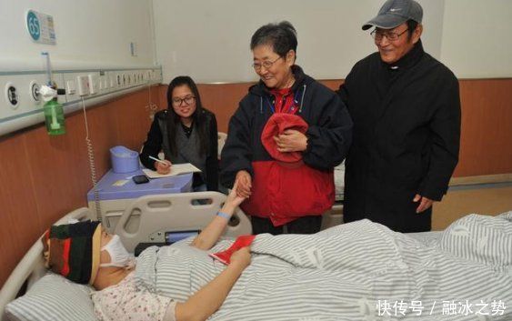 25岁河南女孩患癌晚期,男友辞掉工作娶她为妻