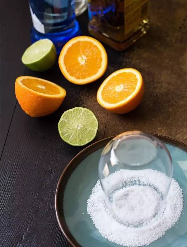 自制水果鸡尾酒，招待朋友倍儿有面！