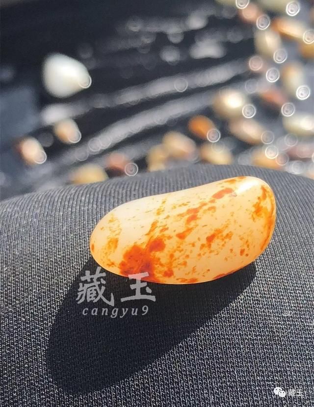 如今的籽料价格比年前涨了多少呢？我们一起来看看