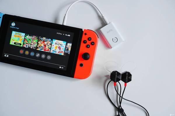 在入手 Nintendo Switch 之后，该需要拿下哪些配件