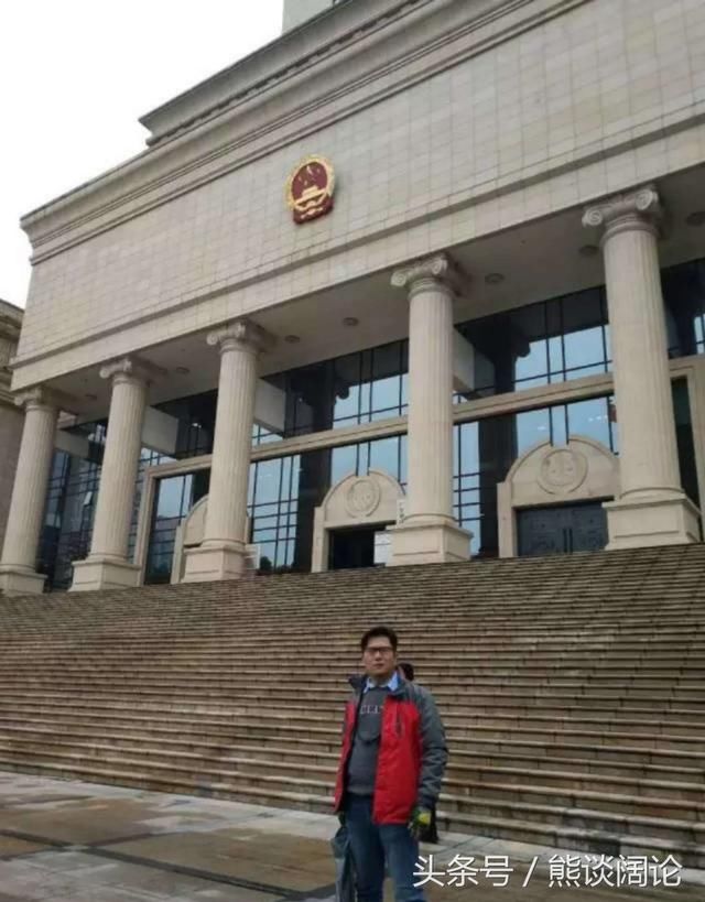 10年前的三聚氰胺毒奶粉事件,他妻子改嫁,女儿