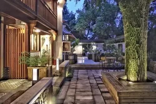 旧时禅房,如今小筑,出门十步便是西湖