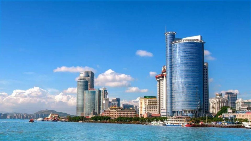 gdp增速_2018厦门市gdp(3)