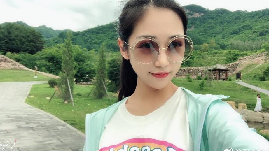 太功利!中国足坛美女老总发声:若升级失败我就