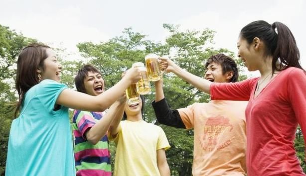 打工妹过年参加同学聚会，参加完表示再也不参加了，原因很现实！