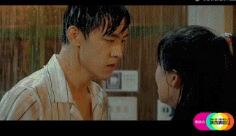 小彩旗和晏紫东的拔丝之吻太惊艳，王思聪点赞表示佩服