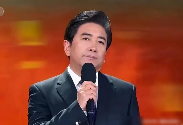 央视主持人水均益，抛弃瘫痪妻？却养智障大哥16年？