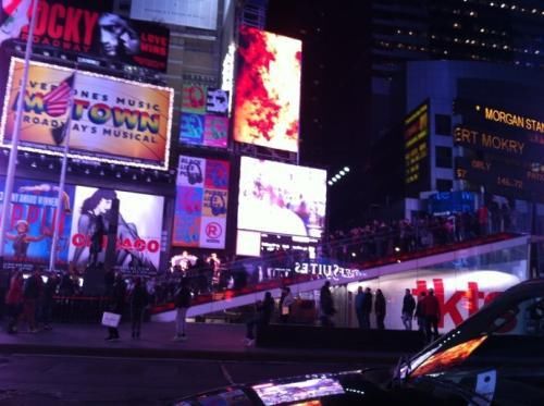 巴黎伦敦GDP对比_巴黎伦敦落魄记图