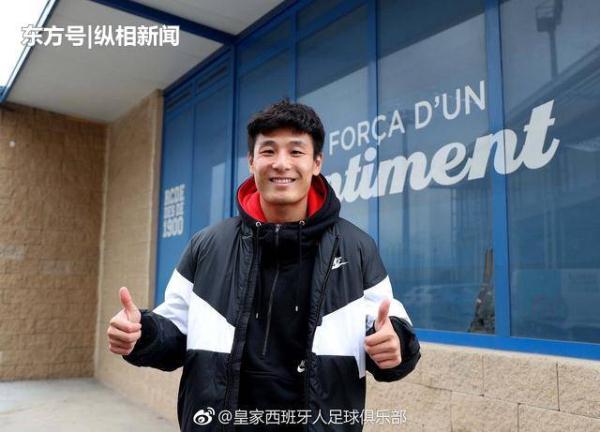 武磊入队仪式现场:在中国踢球薪资更高,但去欧