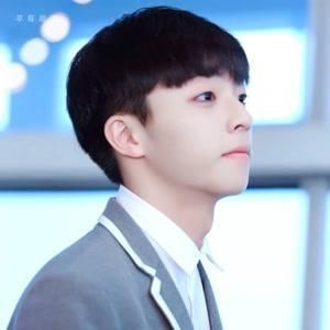 陈立农被偶遇,却显得疲惫不堪,网友评论:阳光大男孩呢?