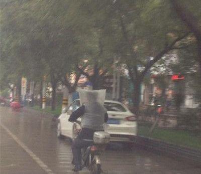 从娘家回来刚进门,丈夫就迎上去:亲爱的,你走后