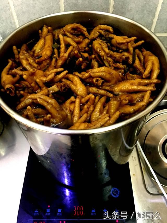 你卤肉还在用酱油上色吗?这回你是真的错了