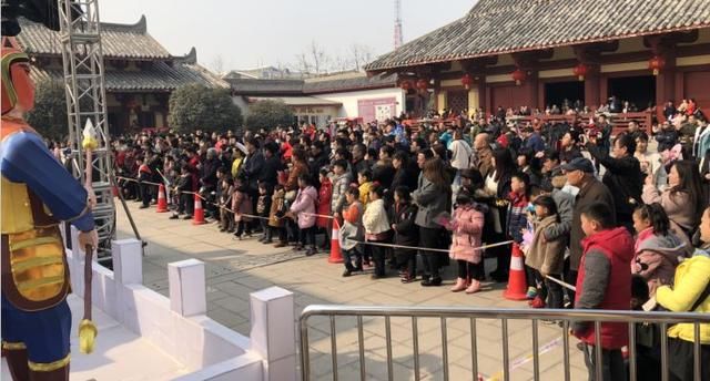 火大发了!许昌这些地方全是人人人人人人人,其中最挤的还是…