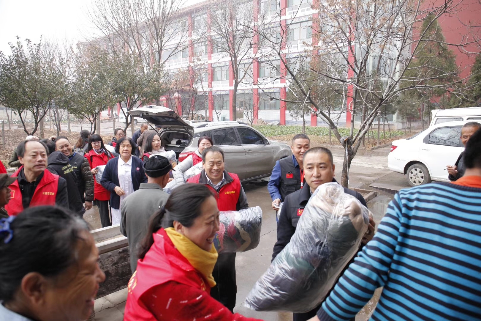 本地头条携手山西孟子爱心雷锋团公益行动启动