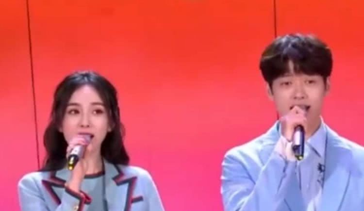 杨幂和魏大勋宣布恋情